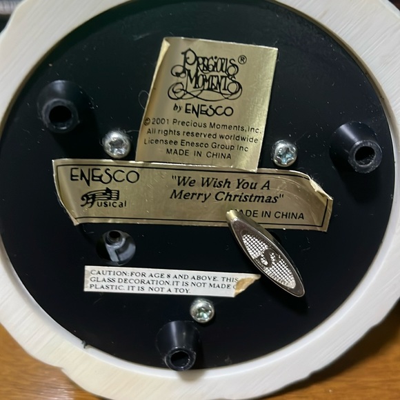 Precious moments, snow globe, ‘we wish you a merry Christmas’. - Picture 2 of 8